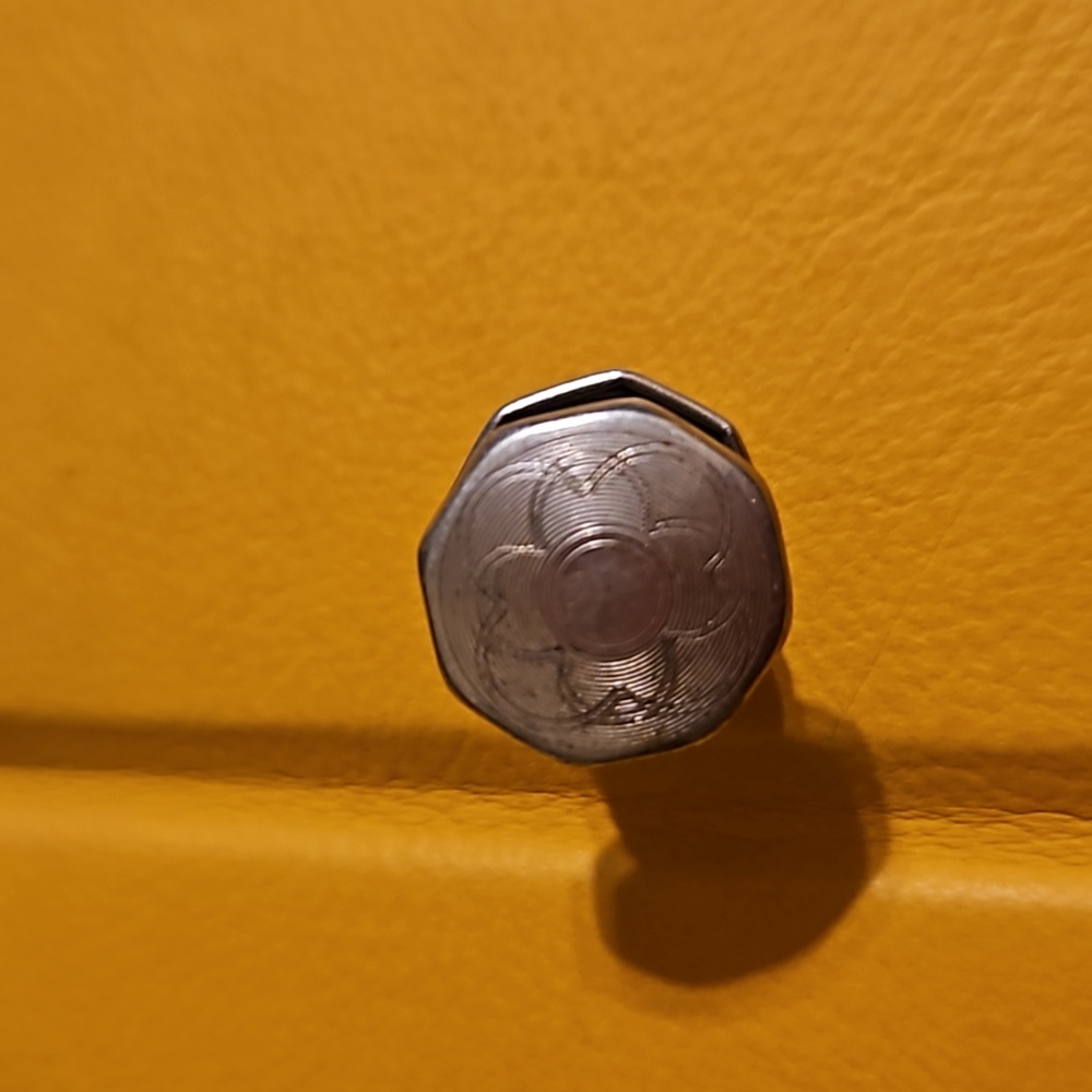 Lot of Cufflinks ..Assorted - Picture 13 of 14